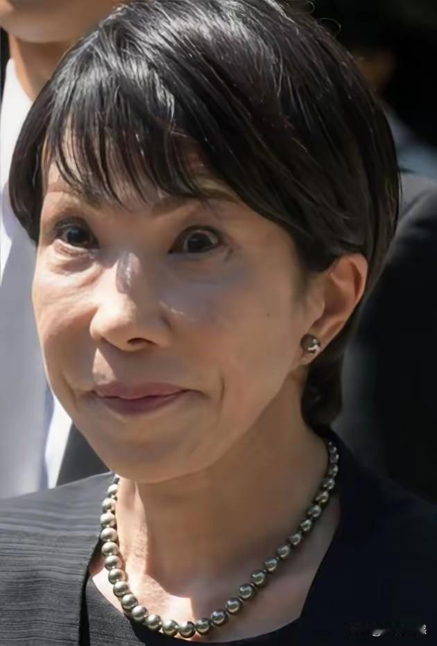 早苗年轻时的长相和现在的长相完全不一样，不仅早苗如此，多数小本子都如此，有关专家