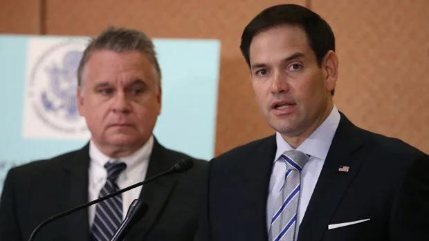 在奥巴马时代，美国学校里有过一阵子不大不小的沉浸式中文潮流，但那时美国是把中国看