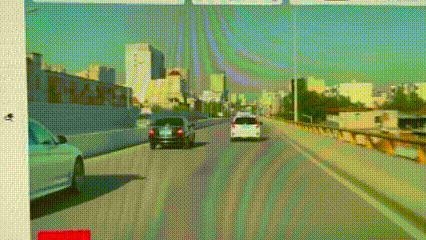 这种黑车，只敢中午开了。5月5日，山东济宁一段高架下坡路，黑色汽车不知道哪来的