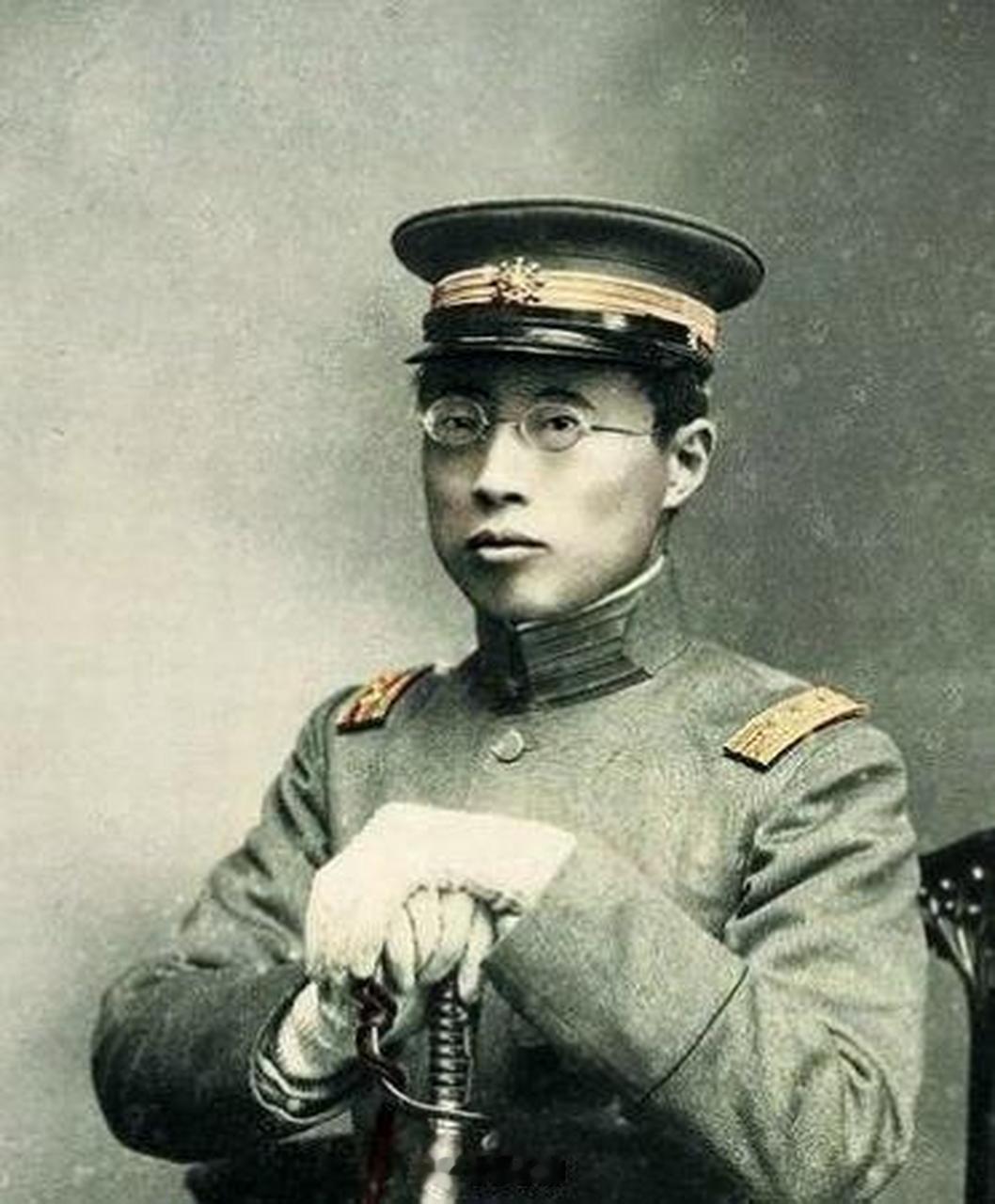 陈其美不死，根本没有蒋介石、汪精卫什么事儿。陈其美是上海同盟会的领袖，孙中山密