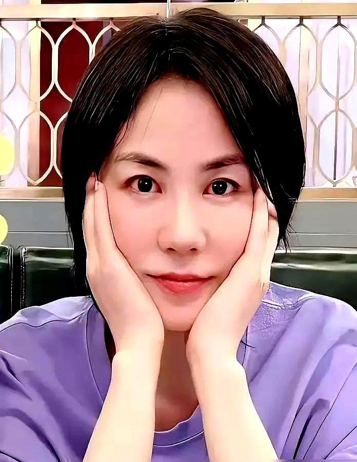 别再吹谢霆锋高情商了，你看到的每一个热搜，背后都是7个亿的窟窿等着填。吴京