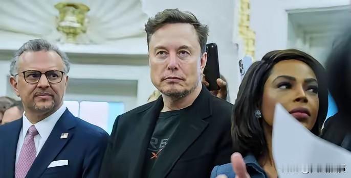 示好中国，马斯克喊话马斯克这是公开给中国点赞了！当地时间1月6号，他在播客节