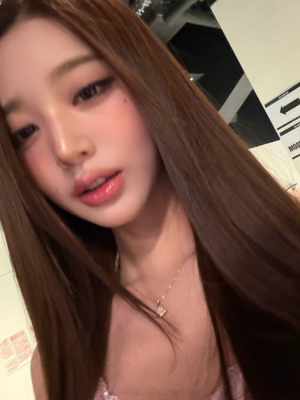 张元英😡张元英手机屏幕张元英本人何错之有？？？私生凭什么偷拍女爱豆隐私啊？肆