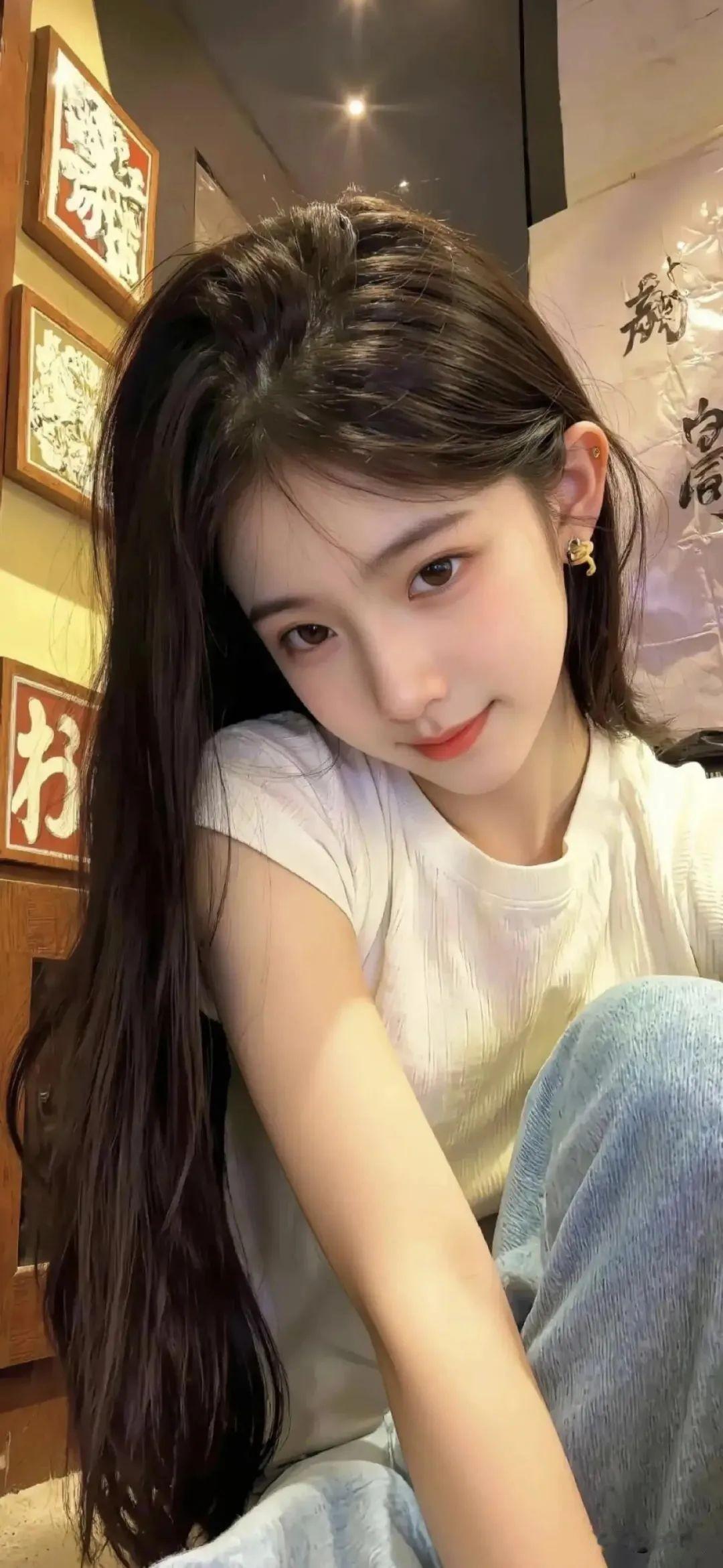 朋友们，你们抽烟吗？如果抽的话，还是赶快戒掉吧！抽烟真是一点好处都没有。