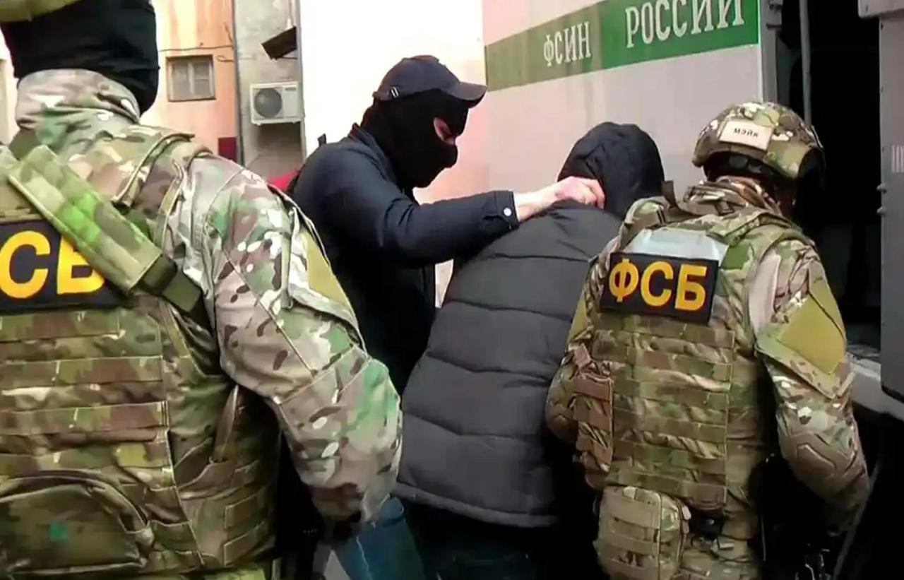 普京布局全球追杀，清算乌暗杀小组列入重点工作，杀手3700公里逃亡被抓，切断网络