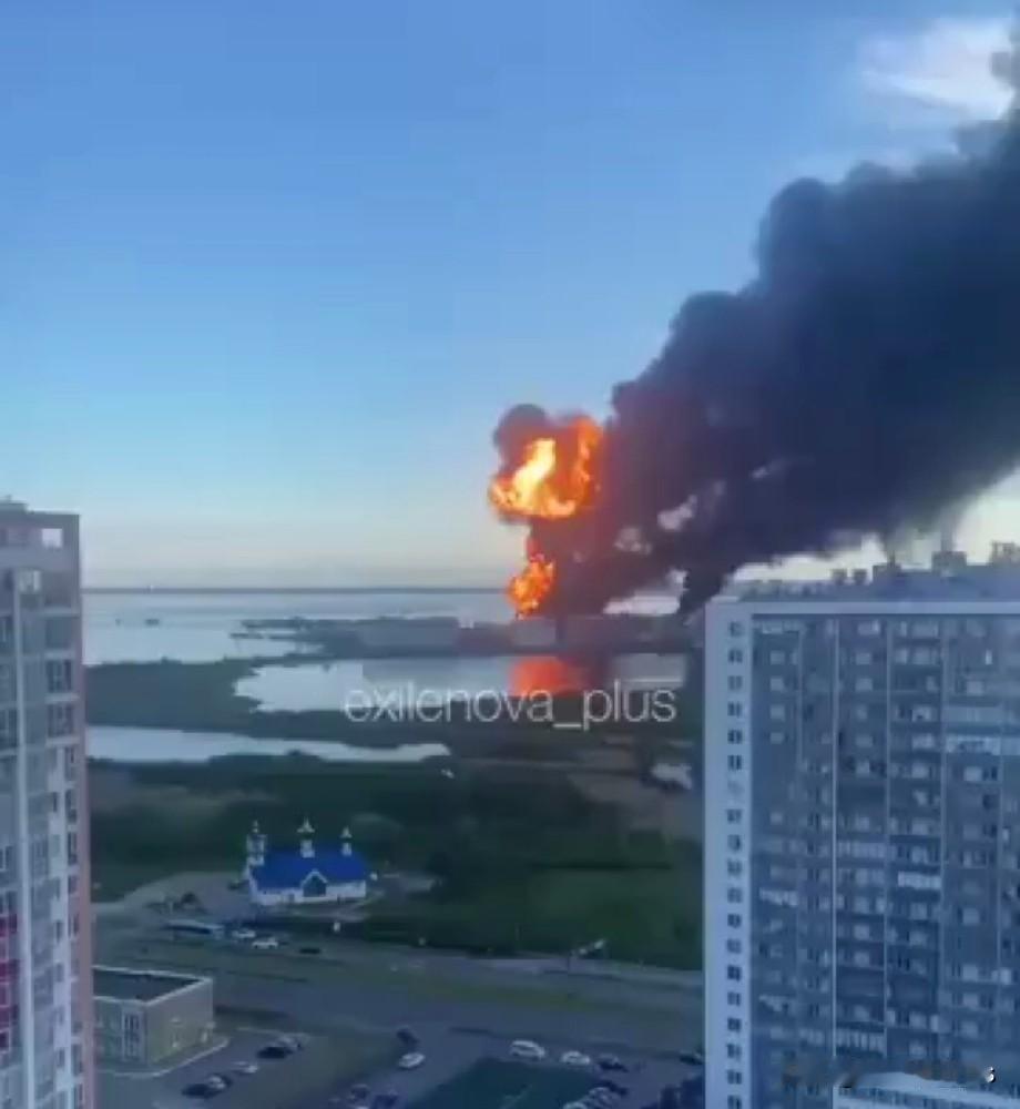 俄罗斯在圣彼得堡搞了一个隆重的经济论坛，邀请了全世界的来宾共襄盛举，因为众所周知