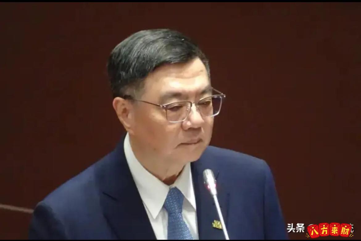 卓荣泰抓狂逼问韩国瑜？分明是被“废台独党纲”戳中痛处！韩国瑜都把话说得明明白白了