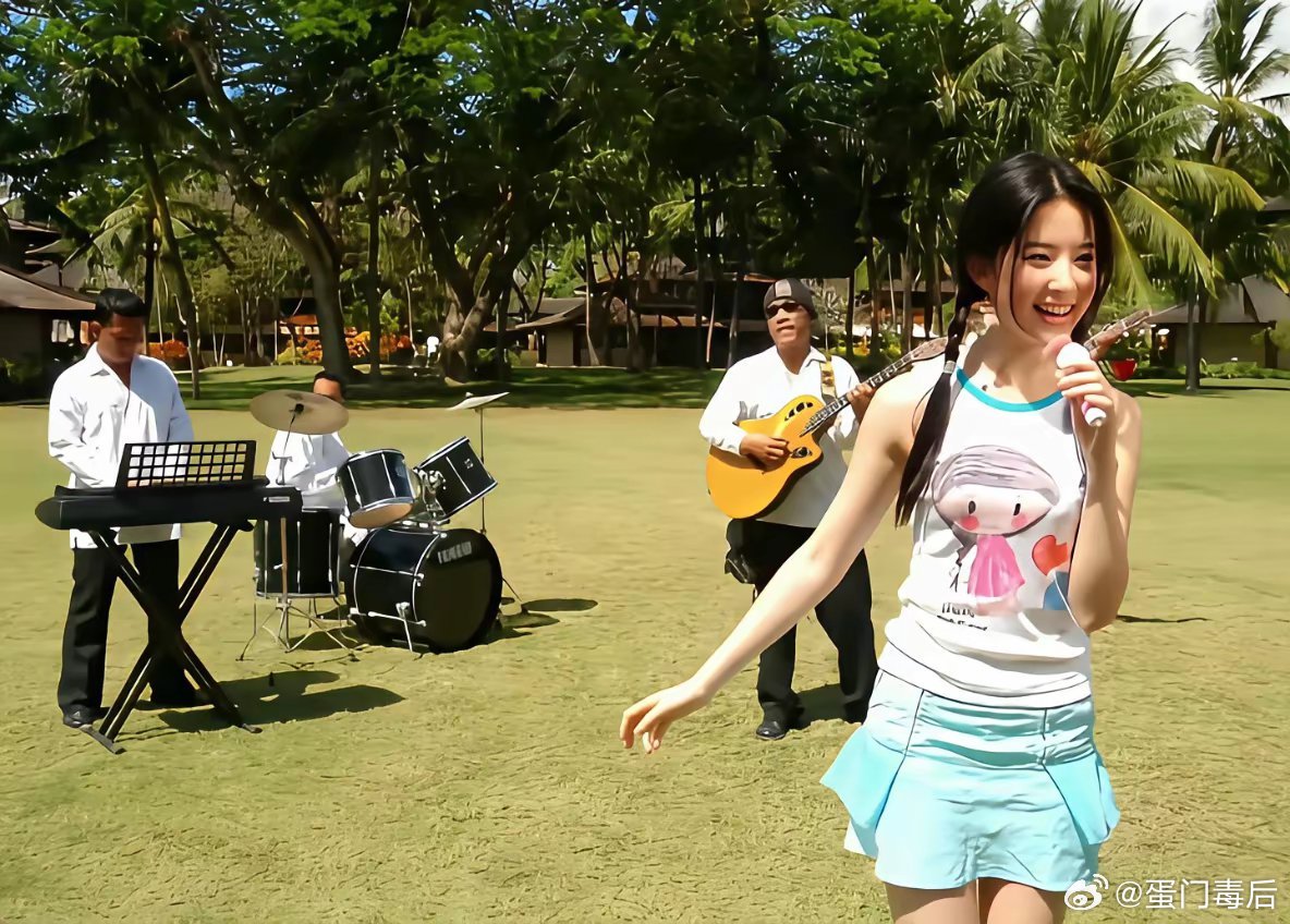 刘亦菲早期好有活力啊