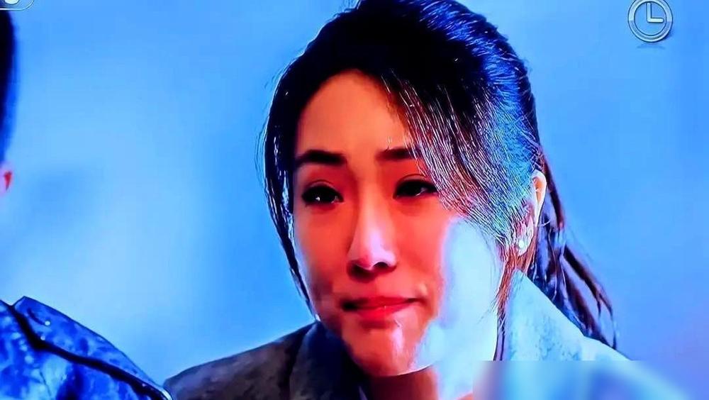 我TM要吐了。刚刷完《老舅》大结局。不是被剧情气的，是被镜头晃瞎的。郭京飞在嘶吼