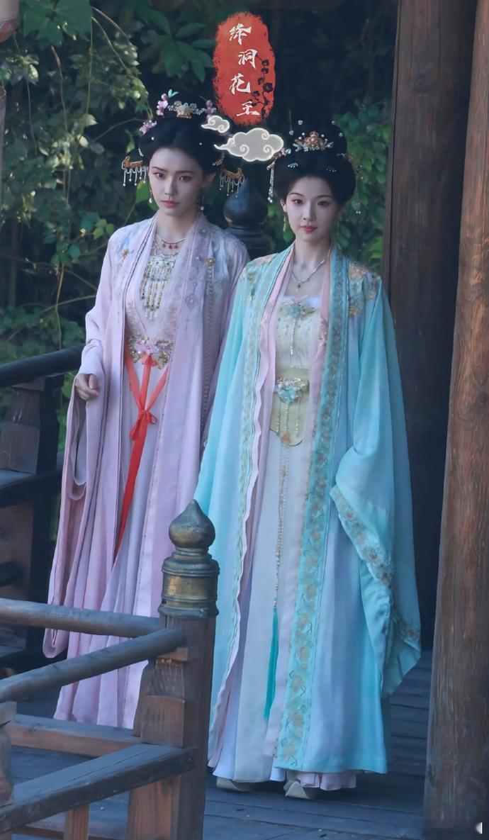 新版《聊斋》路透曝光，画风突变引热议！宅斗造型抢镜，少了几分鬼魅奇幻，多了几分宫