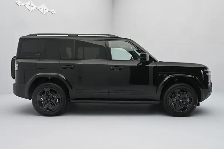 方程豹钛7定位都市方盒SUV，预计售价25-30万，核心亮点如下：智能与操