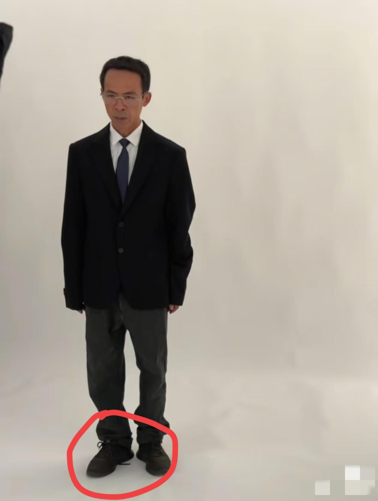 牛了，5块钱的生意，直接干出了5千万的气质！鸡排哥自从火了以后，整个人的气