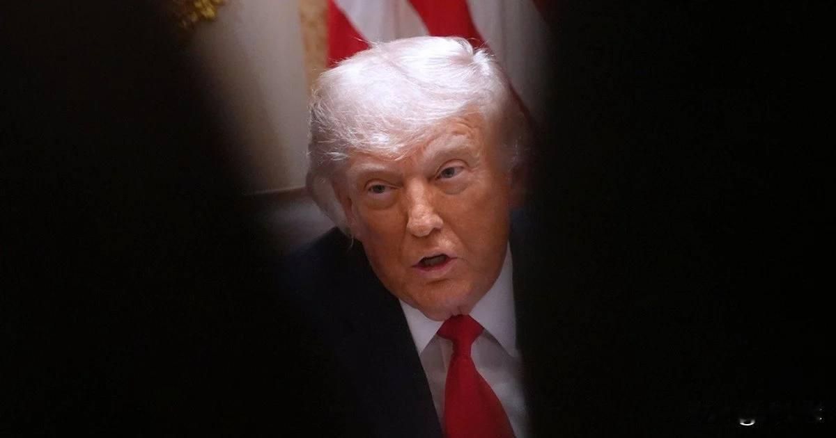 终于落锤：特朗普政府出台首批针对俄罗斯的直接关税美国对俄罗斯进口商品设定12