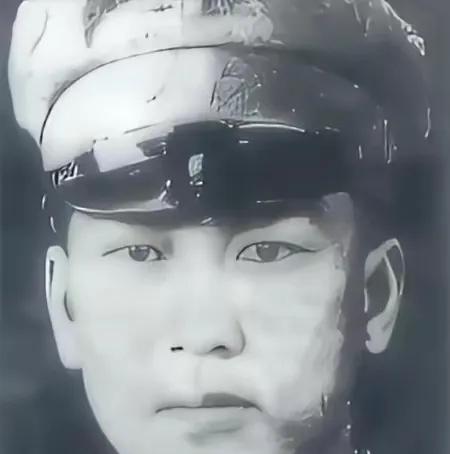1949年，国民党大势已去，国军大多数将领都选择战死或者起义，唯独120军军长周