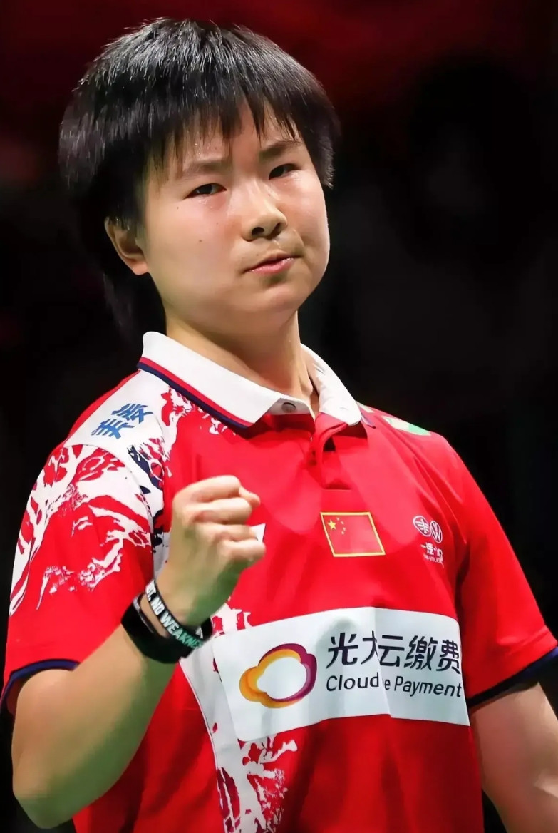 “羽坛名将”何冰娇一生有五大遗憾！1.从没拿过全运会羽毛球女子单打冠军。