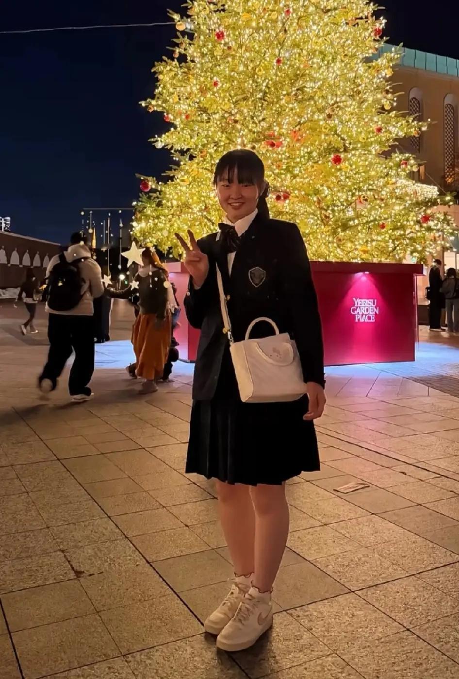 【17岁的张本美和，已经明显跨越国乒同龄段选手了】她已经拿过很多WTT的冠军了，