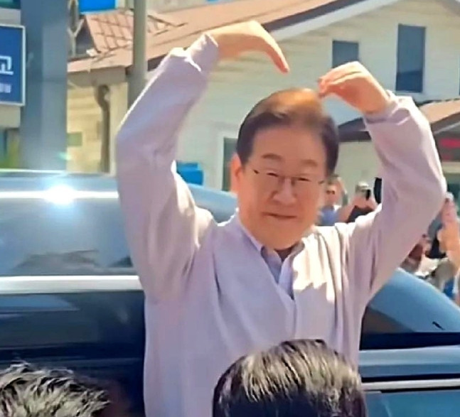 李在明估计是稳了！在谈到外交关系时，李在明公开表示韩国应与邻国搞好关系，尤其