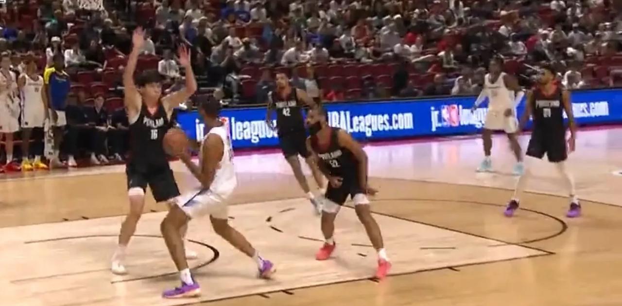 或许真能站稳脚跟呢[加油][加油]杨瀚森NBA首秀上演[爱心][爱心]抛开数