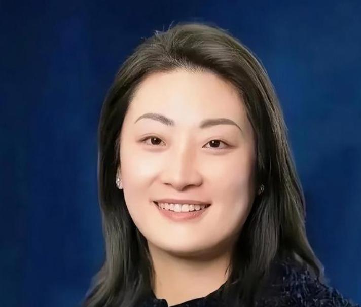 杜建英睡不着觉了！宗馥莉的辞职给了市场一个意外。她辞去职务后，