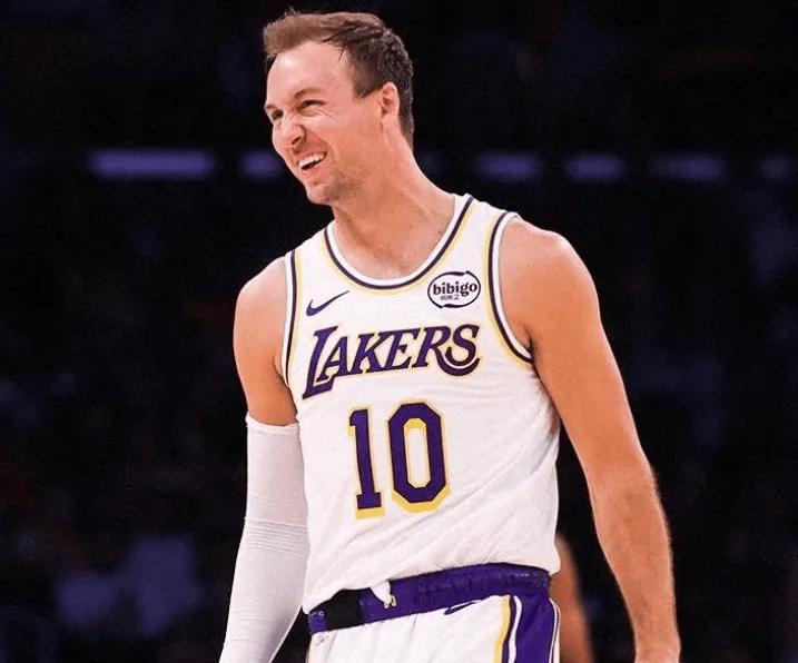 有人欢喜有人忧，湖人八连胜但是肯纳德开心不起来啊，难道肯纳德也逃不过射手来湖人的