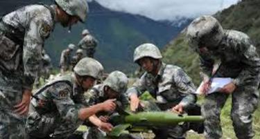 1979年，我军371团攻打316高地时，越军阵地突然遭遇炮击，我军团长一愣：“