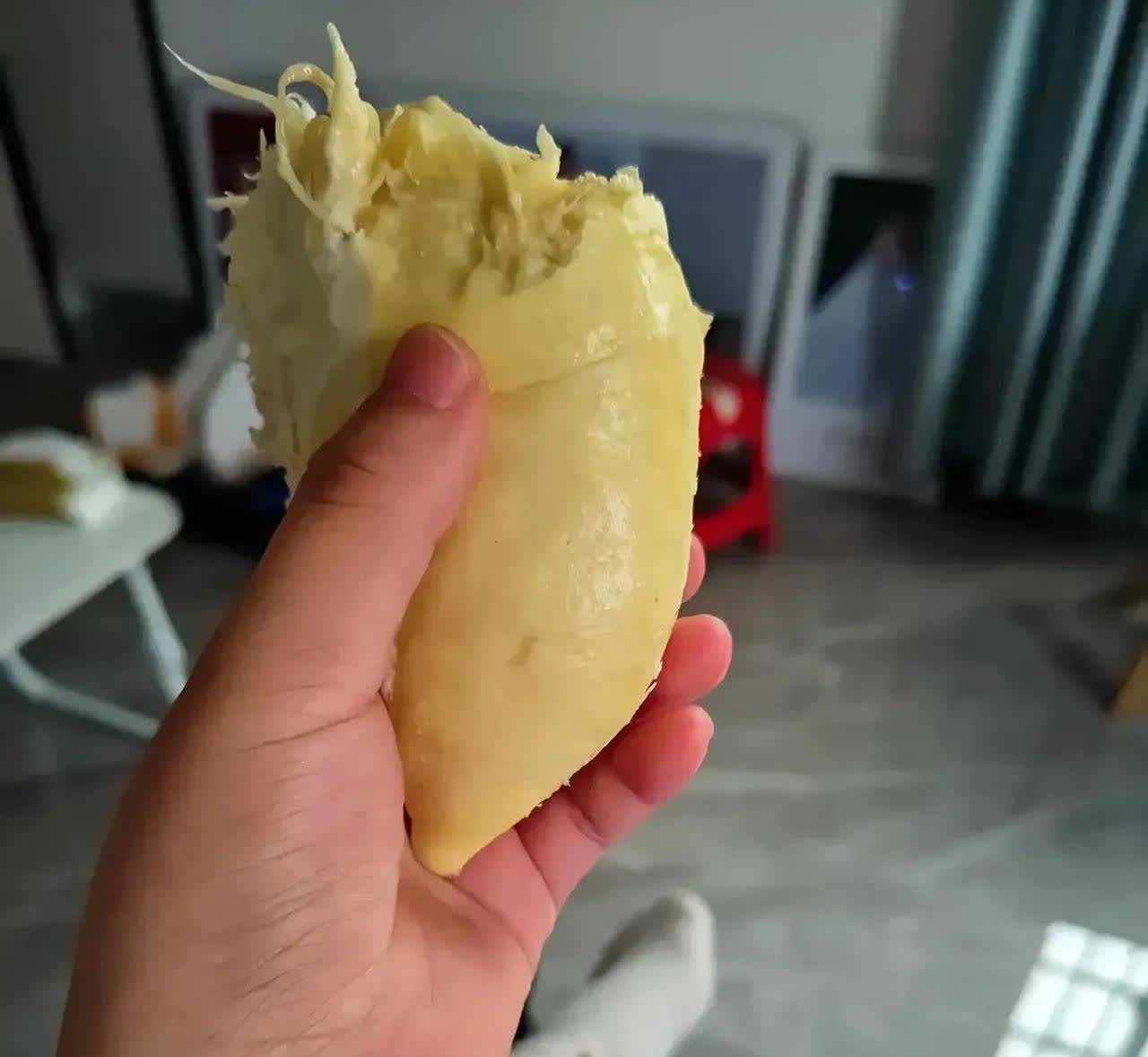 云南，一名女子刚生完孩子，正在坐月子休养。可是，她因为奶水少，婆婆为了给她催奶，