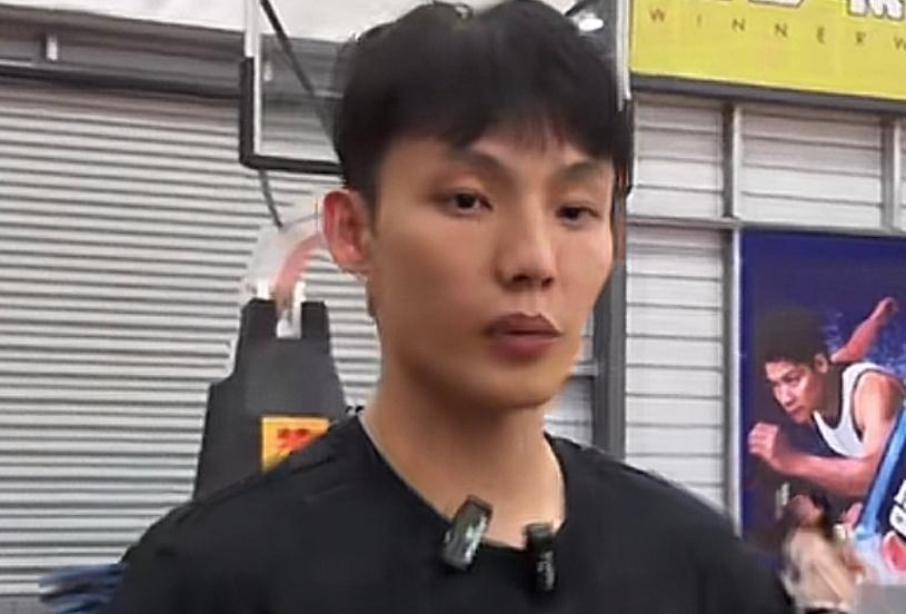 罕见！徐杰回应无缘亚运会大名单：“这份大名单肯定是教练组和郭导精挑细选的，我