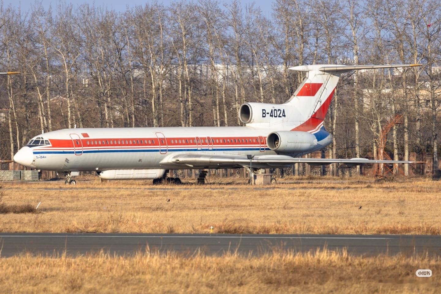 南苑机场3架退役图-154M，尚未处理。此型机十多年前曾频繁前出执行侦察任务。图