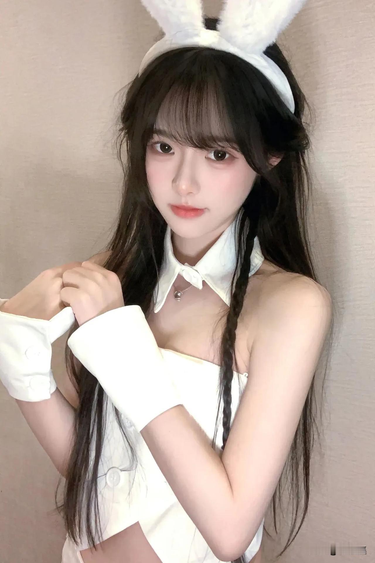 可爱兔耳发带，甜美学院风穿搭，少女心满满！💕🐰👗