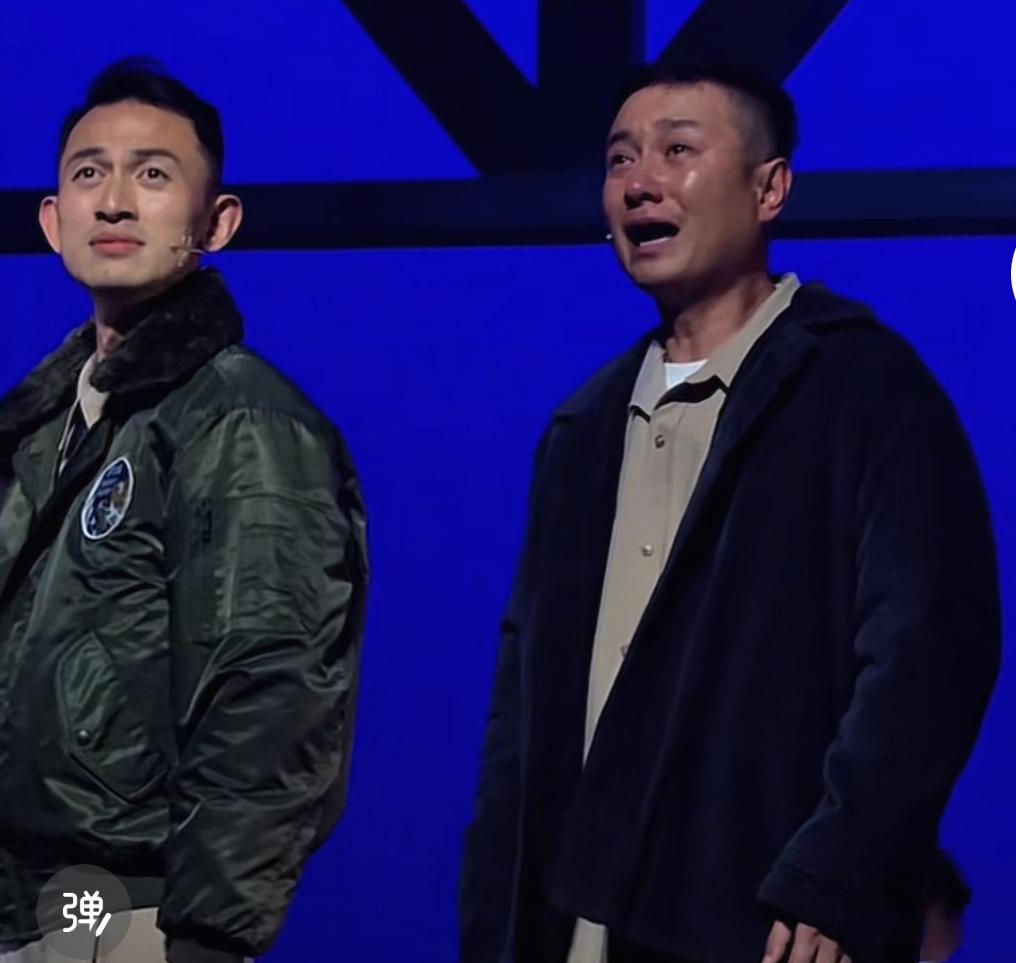 文章这几年的精神状态挺让人堪忧的，他的脸上总是带着一种悲伤感。自从和马伊琍分