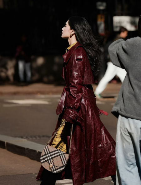 中国女人闪耀巴黎秀场，张婧仪你美！！​​​
