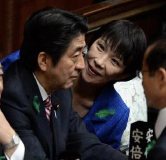 千万不要轻视高市早苗这个日本女首相，她比前日本首相安培晋三更激进。她一手操作的《
