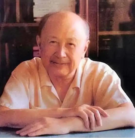 1955年，钱学森回国后，中科院每月给他发350元人民币，后来增聘为院士后，每月