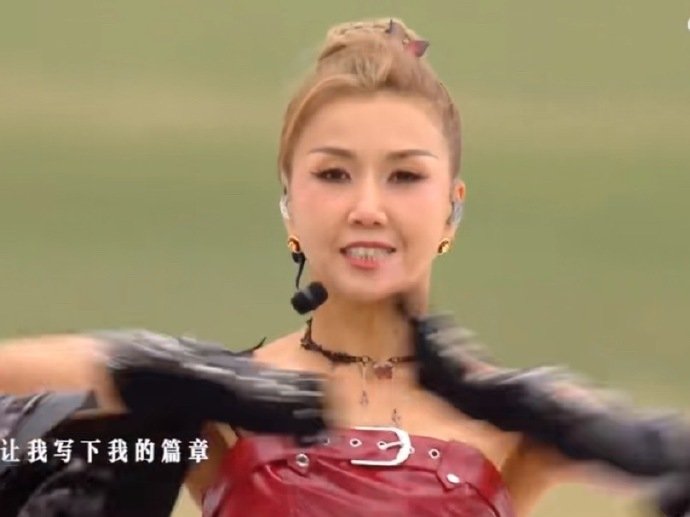 王蓉王蓉谭薇何泓姗彭小苒合作东方看《东方》舞台才知道什么叫“又美又飒”