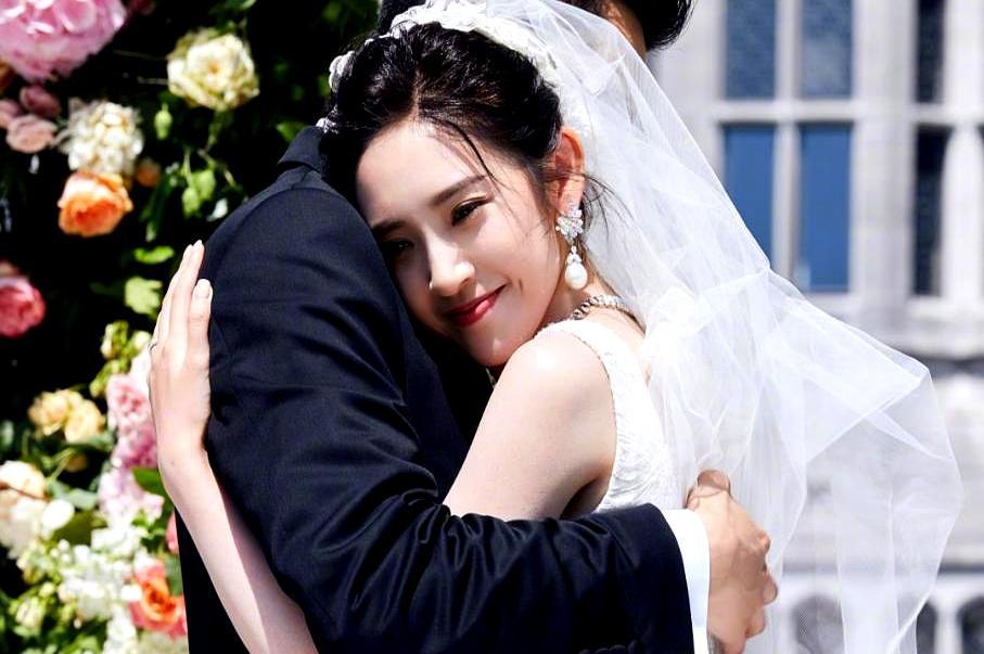 郭麒麟不找女朋友了，他在招聘终身制生活管家。前两年，他的标准是：会做红烧肉，性