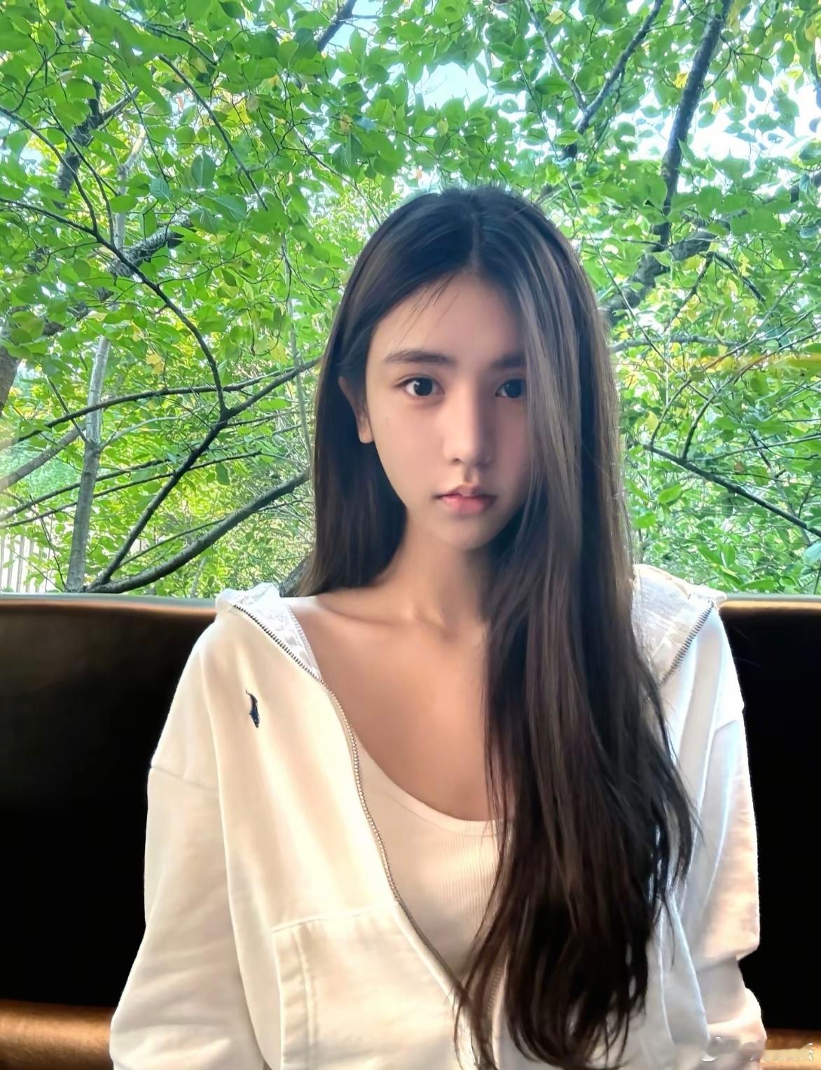 哪款发型更能体现她的美？