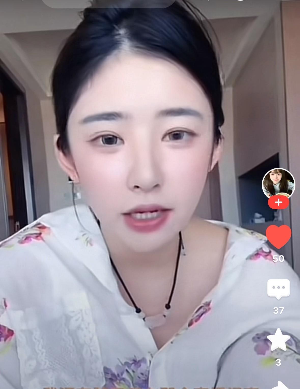 黄一鸣说明“你们说我脸皮真厚，都这样了还天天出来直播，我就是脸皮厚怎么了，我感觉