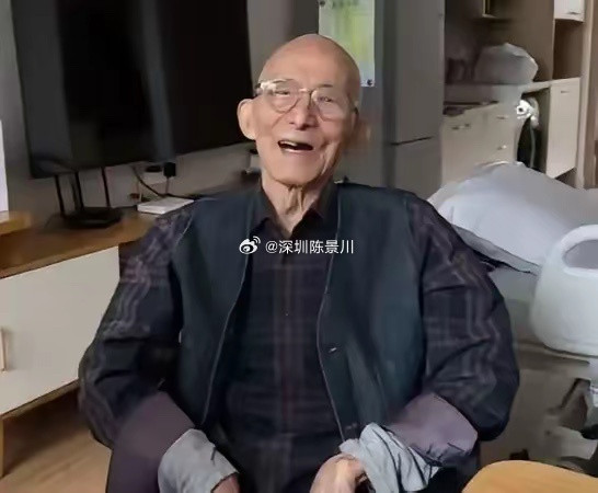 游本昌临终前主动断食断水。9月24日凌晨，93岁的他在北京家中去世，去世前两三天