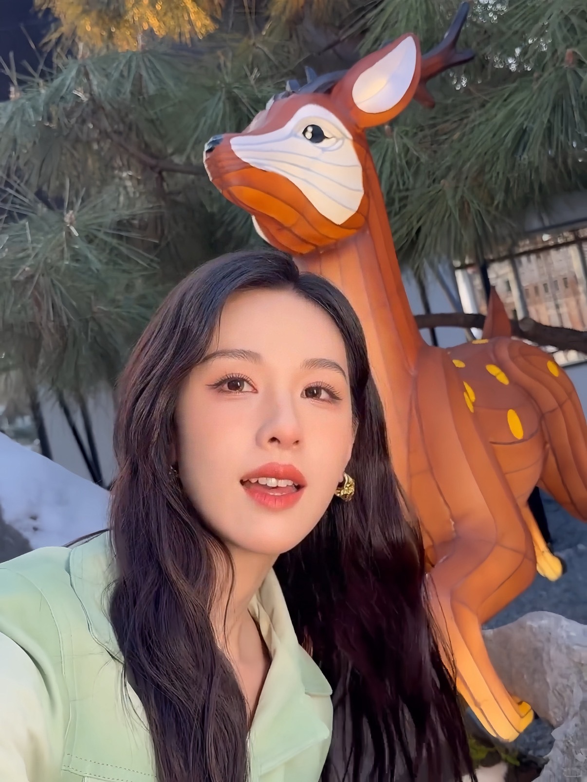 陈都灵最近的自拍练习成果展示嘟嘟最近的自拍练习成果展示！美貌就应该放大拍