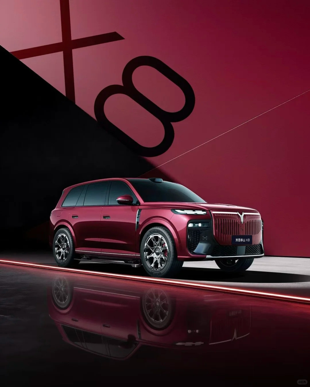 岚图泰山之前开创了一个9系不叫9的好头，可惜到了8系这里走了老路，不可避免还是加