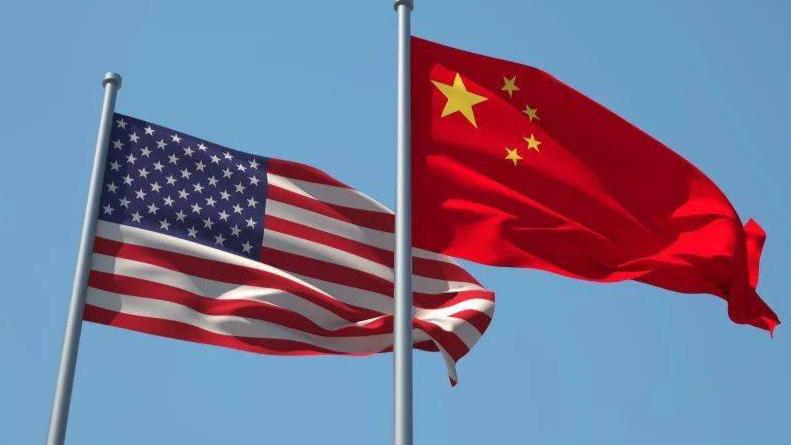 中美之间，现在已经没有回头路了。美国手里的绳子，已经勒住了中国经济的咽喉，而中国