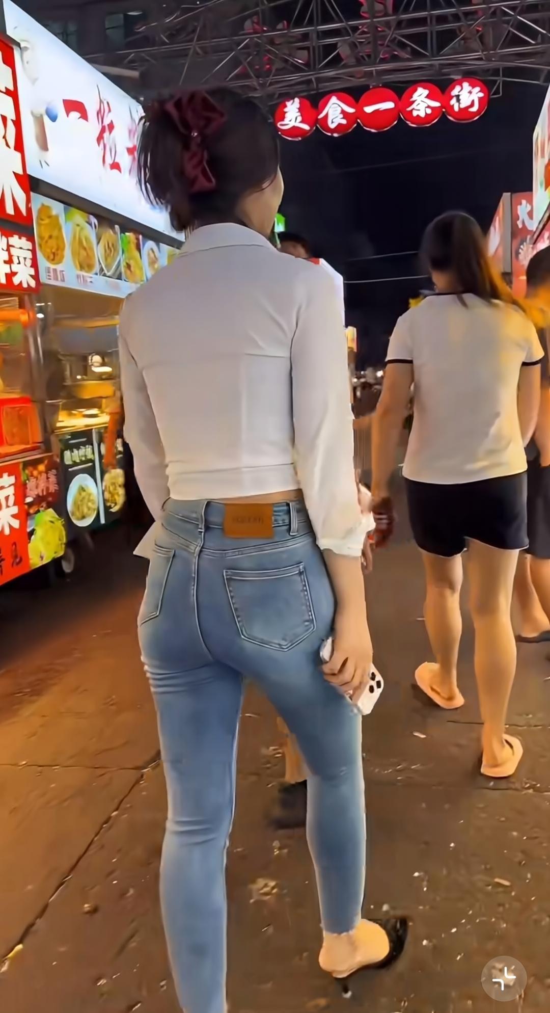 太紧不好看这种稍微宽松点的才好看