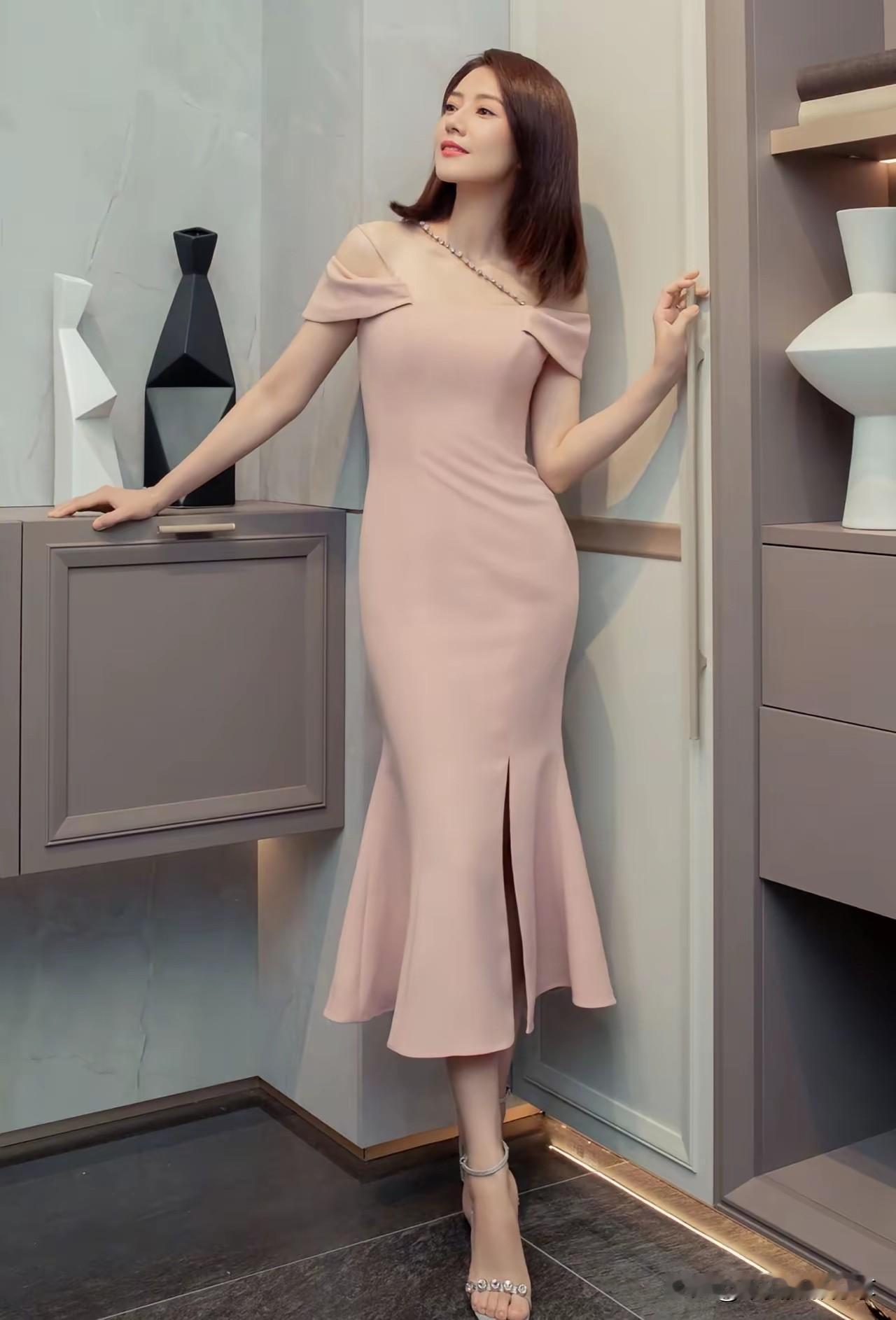 高圆圆+刘亦菲刘亦菲明星刘亦菲高圆圆刘亦菲​​​​刘亦菲红毯生图赵又