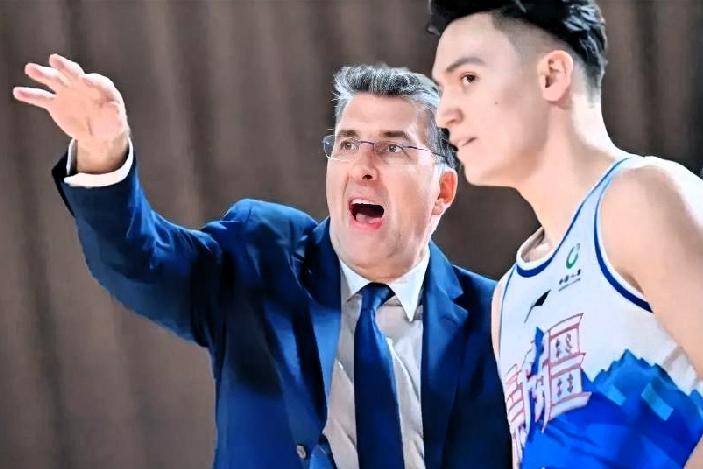 CBA新疆队如何摆脱连败困境新疆队摆脱连败的核心路径：强防守+稳核心+补外援+活