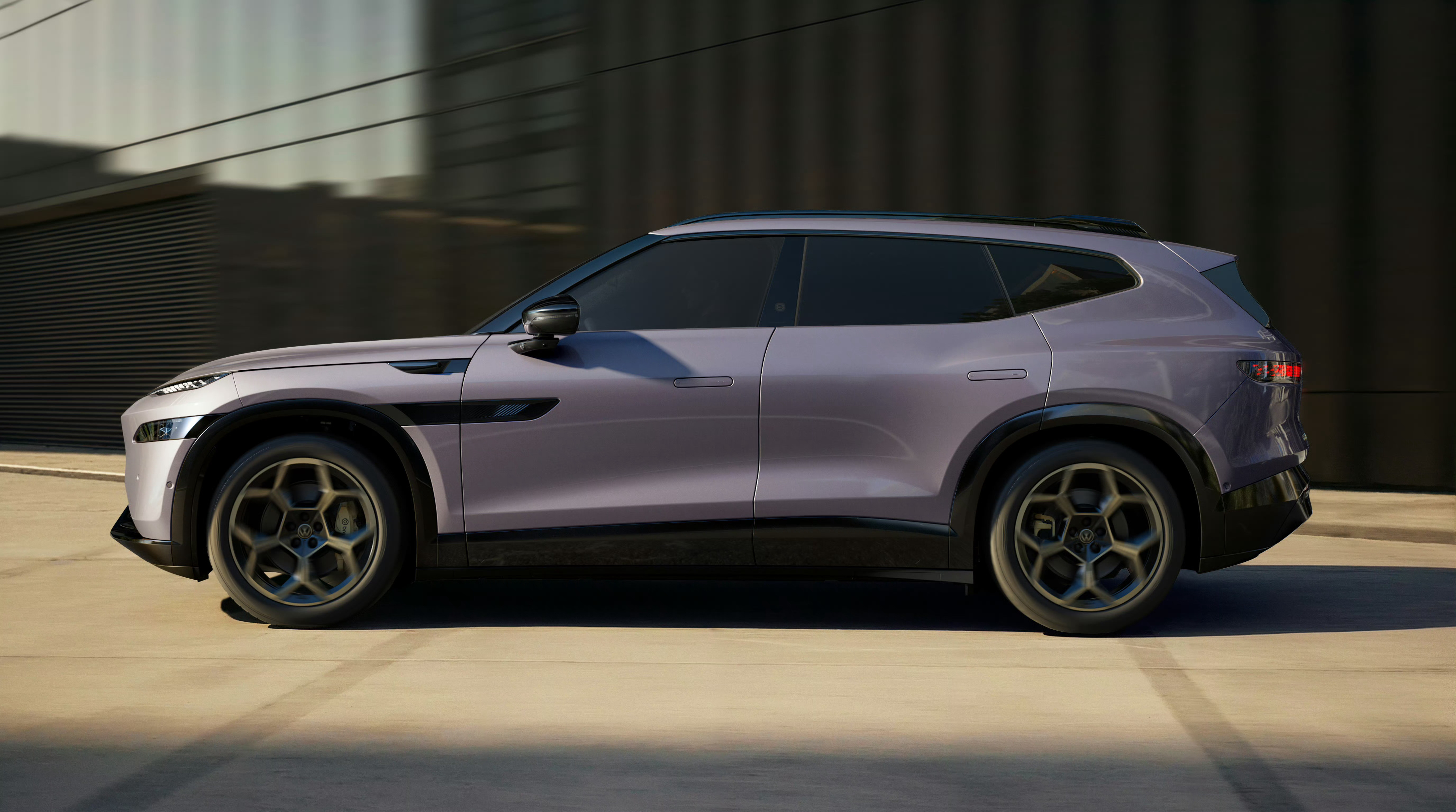 豪华大五座新卷王来了这两天密集发布的新车，还都是大座的！智己LS8预售！起步