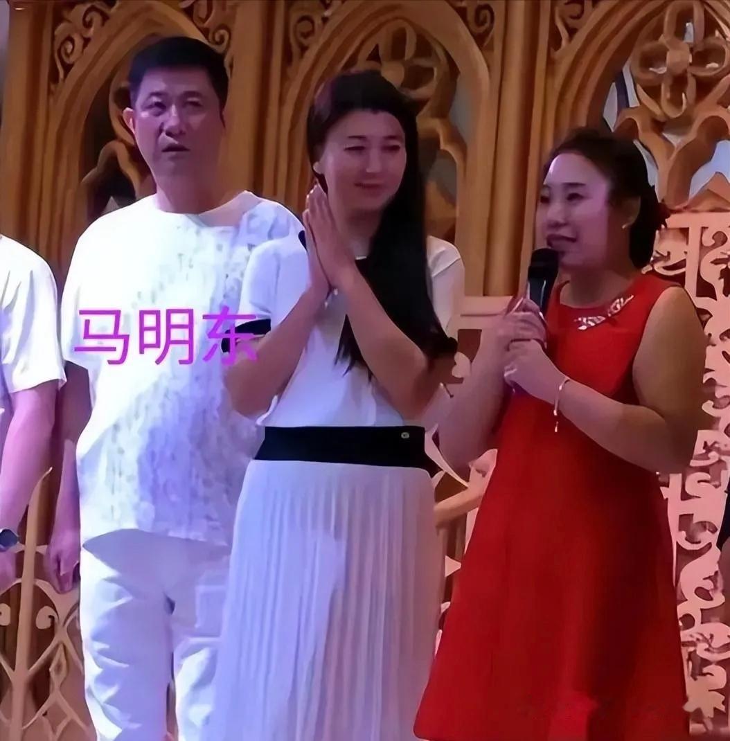 我有一个不祥的预感：闫学晶的二婚，恐怕要走到头了……看着现在满城风雨的局