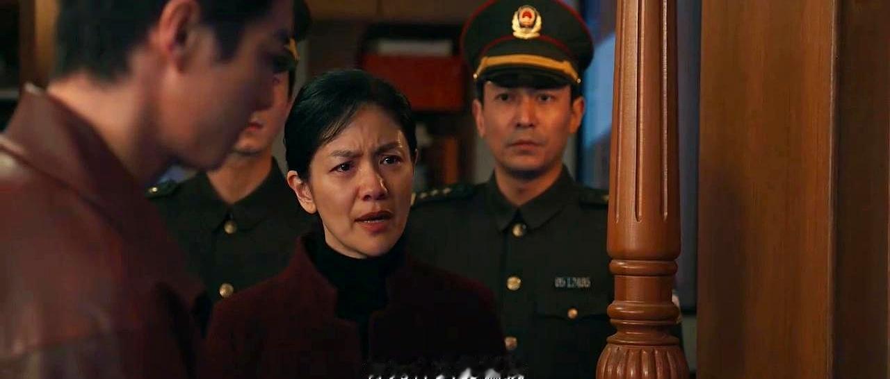 许凯新剧《方圆八百米》这结局，真是让人喘不过气。本以为女友换肾成功，一切