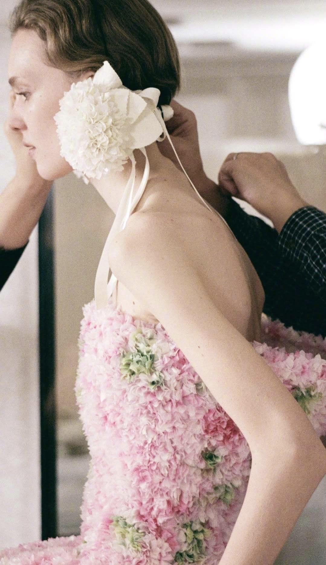 迪奥Dior出品必属仙品✨花卉设计一直都是Dior设计师钟爱的主题，2026春夏