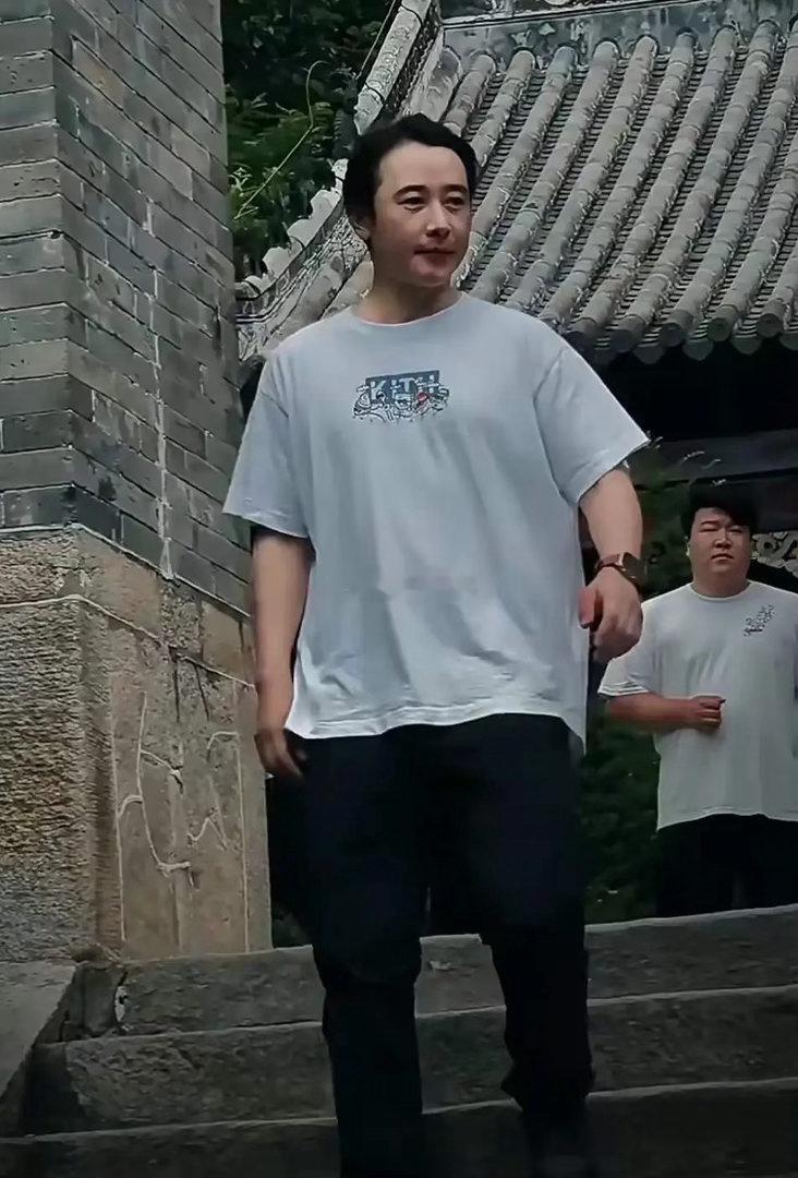 罗晋眼里估计不会有光了，原因很简单，不是家庭压力大，也不是和唐嫣关系变差，而是因