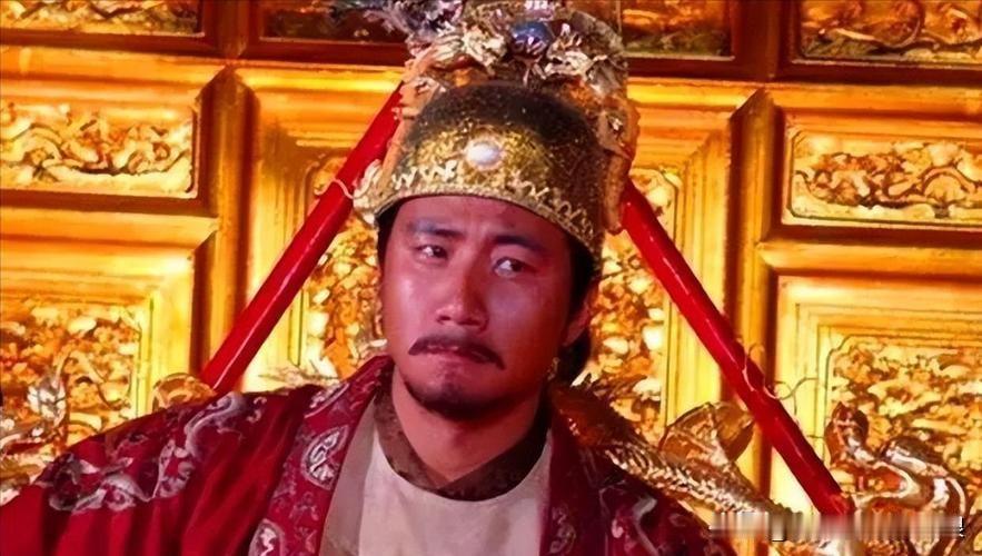 朱元璋：“抬起头来，告诉咱，你贪了咱多少钱？”贪官（两股战战，吓尿了）：“上